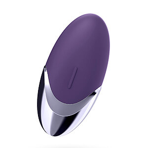 Hravý stimulátor klitorisu Satisfyer Purple Pleasure Lay-On Vibrator